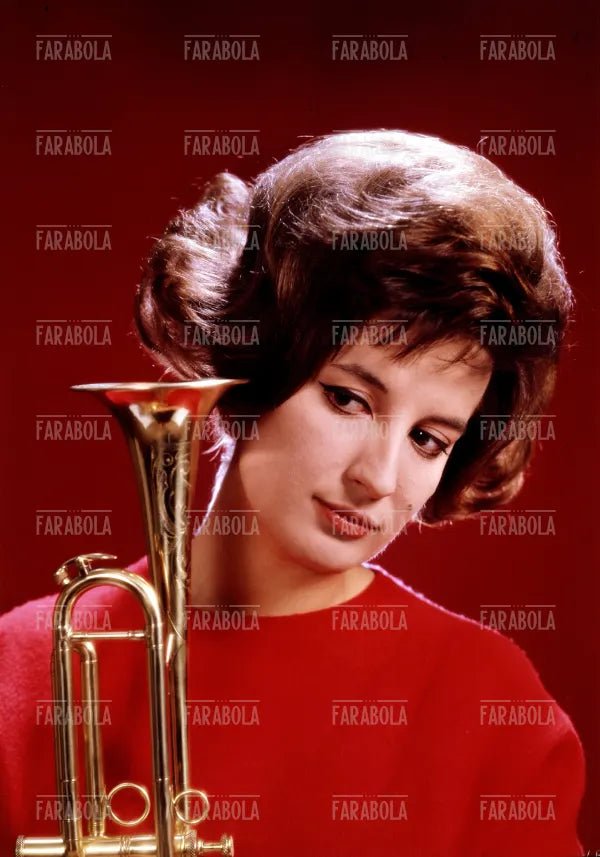 Mina nello Studio Farabola, 1960