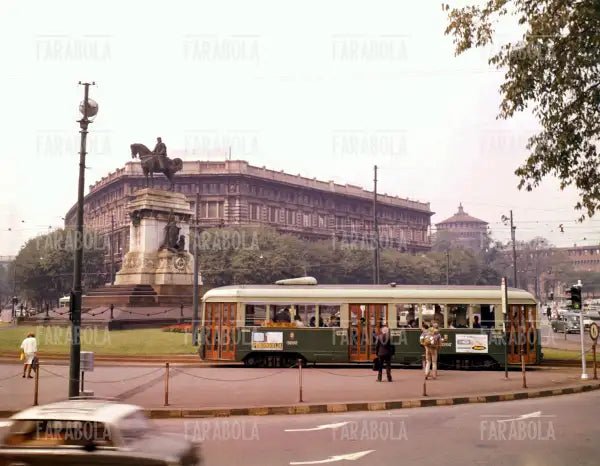 Tram in Piazza Cairoli, Milano, anni 60