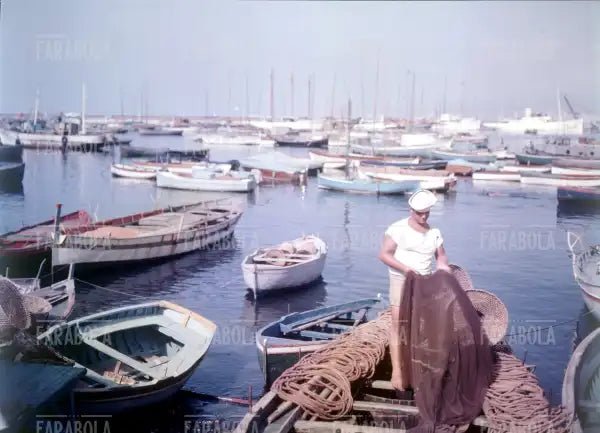 Pescatori al porto di Mergellina, Napoli, anni 60