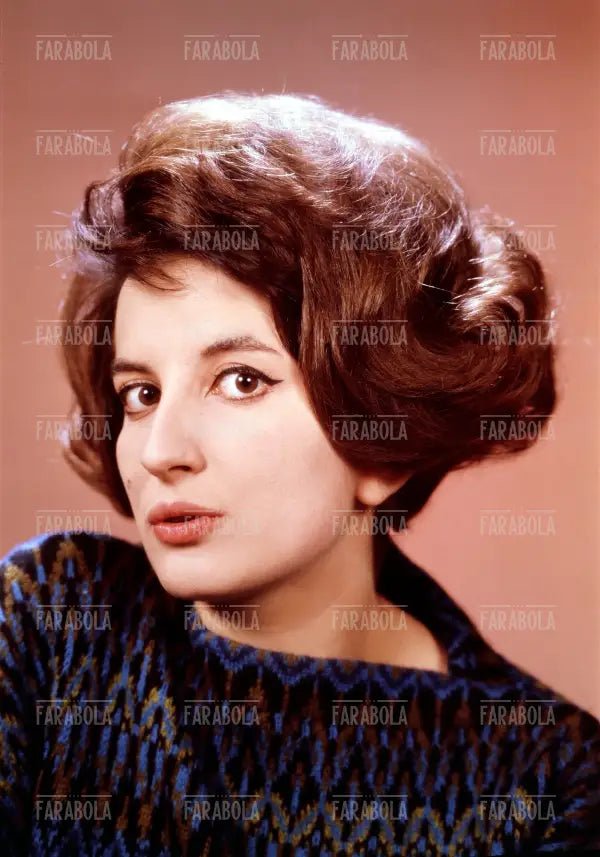 Mina nello Studio Farabola, anni 60