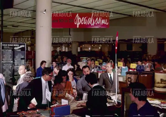 Interno della Rinascente, Milano, anni 60