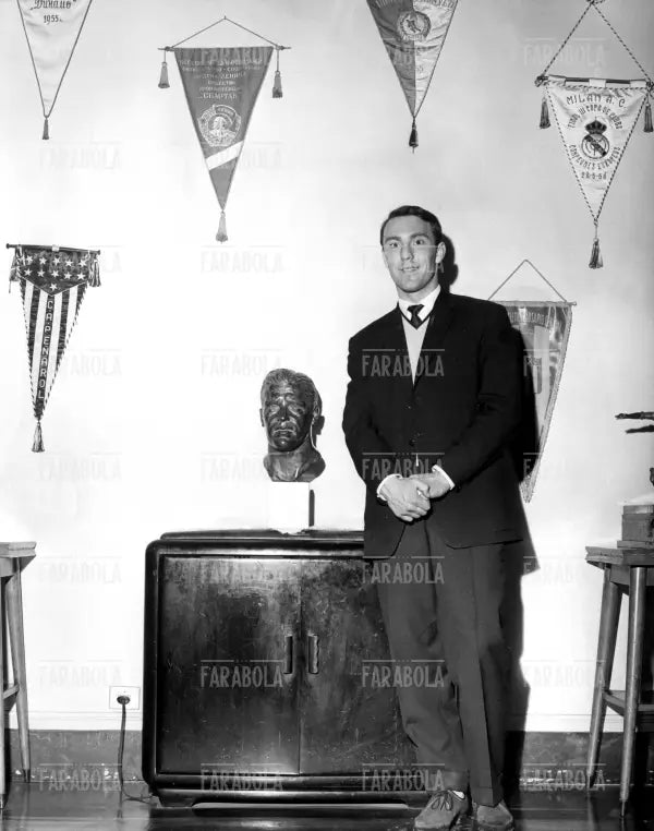 Jimmy Greaves in visita alla sede del Milan, Milano, 1961