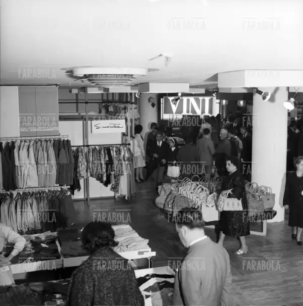 Interno della Rinascente, Milano, 1961