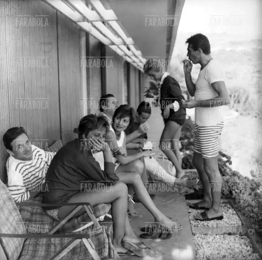 Giorgio De Lullo, Mina, Romolo Valli, Rossella Falk, Anna Maria Guarnieri, Nora Ricci e Walter Chiari, Isola d'Elba, 1961