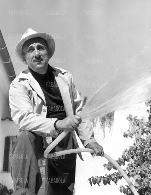 Peppino De Filippo nella sua villa, Roma, 1961