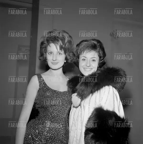 Mina e Caterina Valente alle prove di Bonsoir Catherine, Milano, 1961