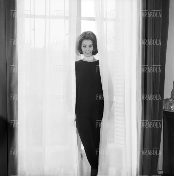 Sophia Loren a casa, Parigi, 1962