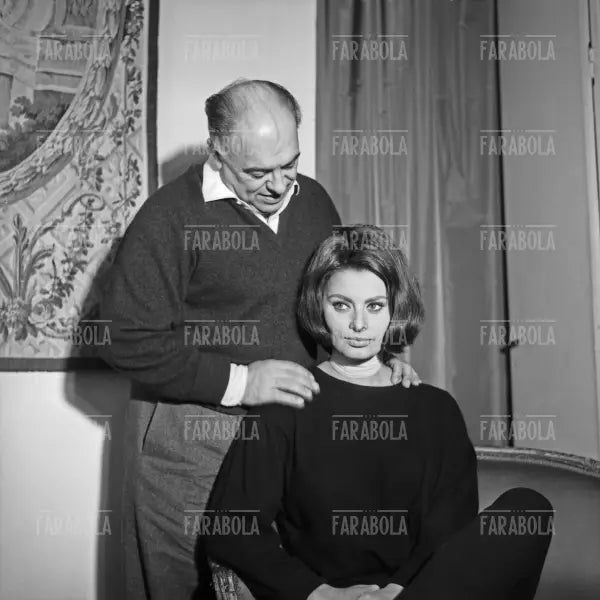 Sophia Loren e il marito Carlo Ponti a casa, Parigi, 1962