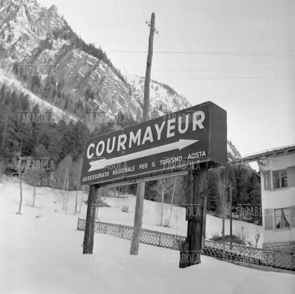 Cartello stradale a Courmayeur, 1962