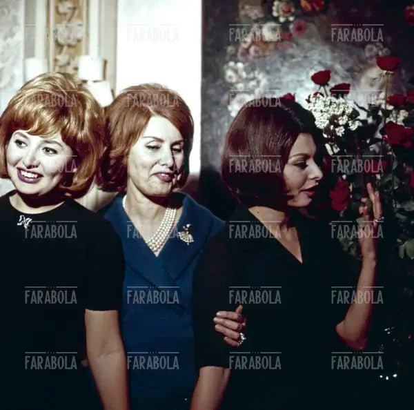 Sophia Loren, Maria Scicolone e Romilda Villani, Annuncio del Premio Oscar per La ciociara, Roma, 1962