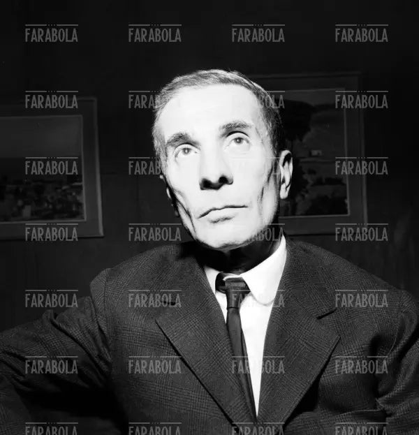 Dino Buzzati, convegno degli scrittori al Circolo della Stampa, Milano, 1962