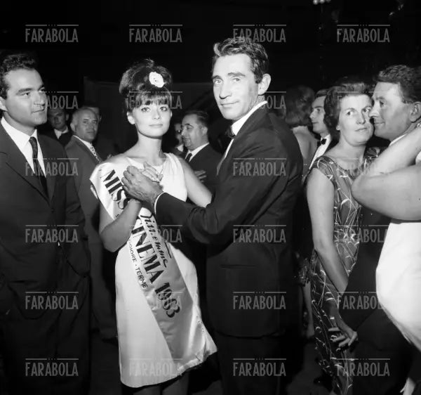 Miss Cinema Marina Fava con Walter Chiari, Miss Italia 1963