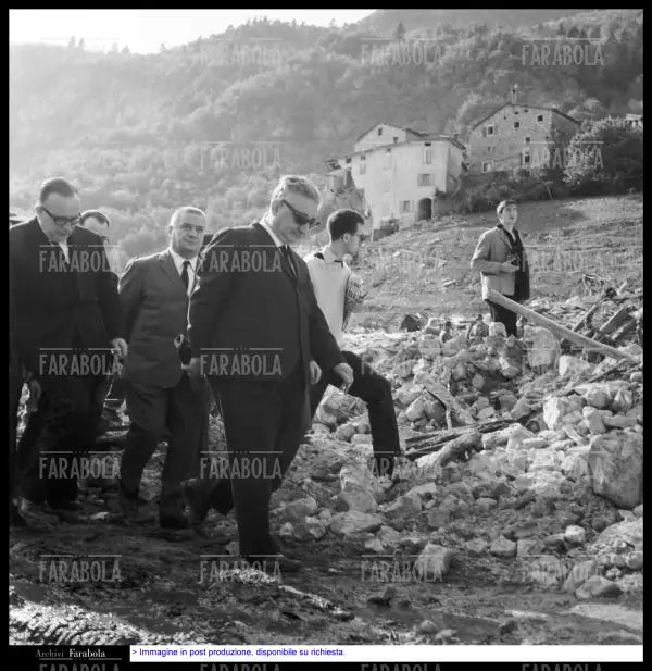 Disastro del Vajont, il presidente Leone visita i luoghi della tragedia, 1963