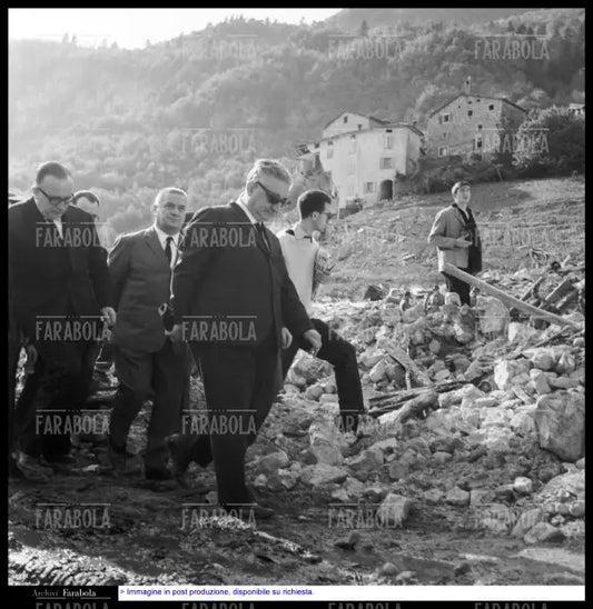 Disastro del Vajont, il presidente Leone visita i luoghi della tragedia, 1963