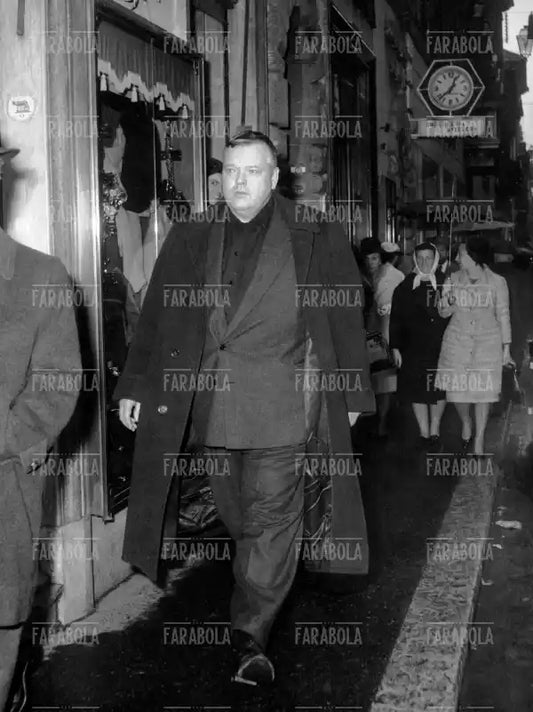 Orson Welles per le vie del centro, Roma, 1963