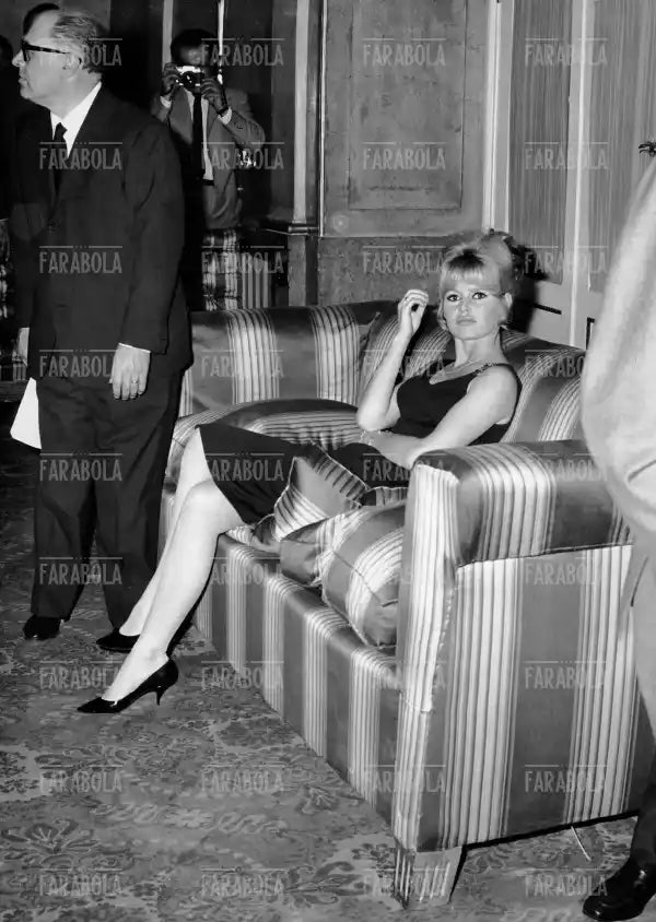 Brigitte Bardot, Conferenza stampa all'Hotel Excelsior, Roma, 1963