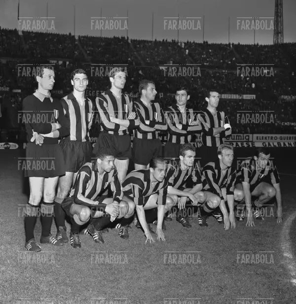La formazione dell'Inter prima della finale di Coppa dei Campioni contro il Real Madrid, 1964