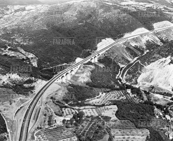 Veduta aerea dell'Autostrada del Sole, Tratto Bologna-Firenze, 1966