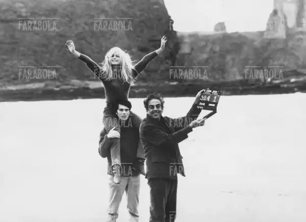 Brigitte Bardot, Laurent Terzieff e Francis Cosne, Riprese del film Io l'amore, Scozia, 1966