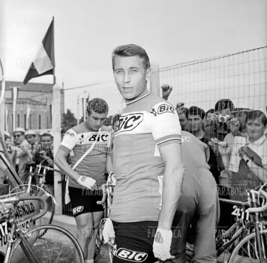 Jacques Anquetil prima della partenza del Giro d'Italia, Treviglio, 1967