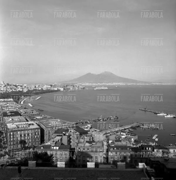Il golfo di Napoli e il Vesuvio, 1968