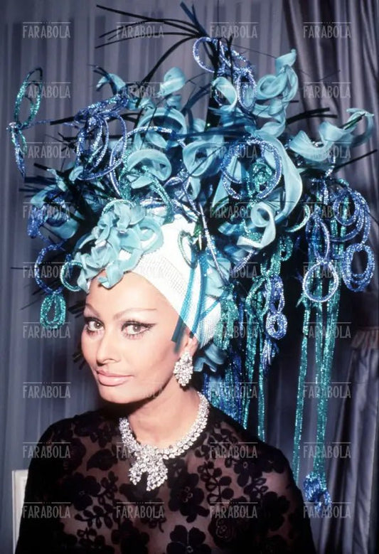 Sophia Loren con un'acconciatura di Alexandre, Ballo al Casinò di Montecarlo, 1969