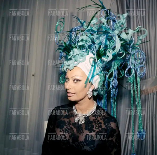 Sophia Loren con un'acconciatura di Alexandre, Ballo al Casinò di Montecarlo, 1969