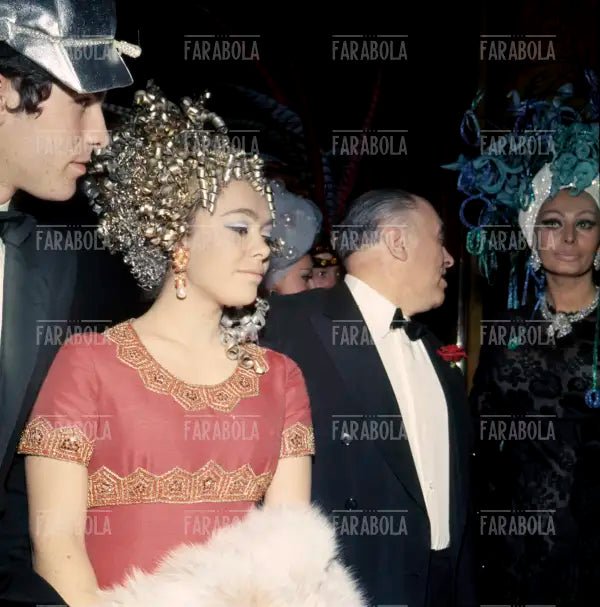 Sophia Loren, Carlo Ponti e la figlia Guendalina Ponti, Ballo al Casinò di Montecarlo, 1969