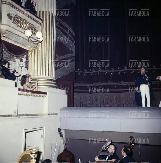 Maria Callas applaude Piero Cappuccilli, Prima della Scala con I vespri siciliani, Milano, 1970