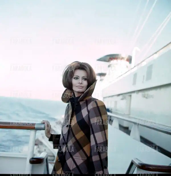 Sophia Loren, Presentazione del libro In cucina con amore sulla turbonave Raffaello, 1971