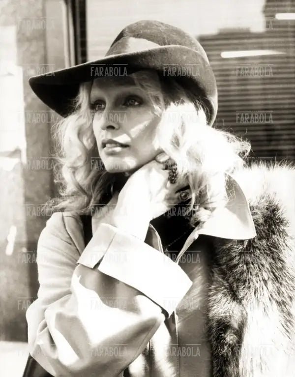 Patty Pravo interrogata per lo scandalo delle cartoline di Canzonissima, Milano, 1974