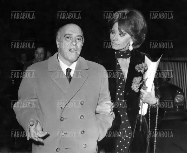 Sophia Loren e Carlo Ponti, Premio Madonnina, Milano, 1975