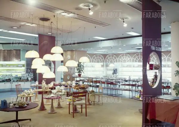 Interno della Rinascente, Milano, 1975