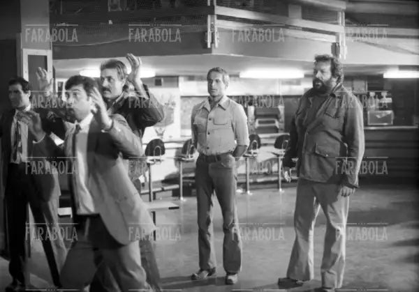 Bud Spencer e Terence Hill, film I due superpiedi quasi piatti, 1977