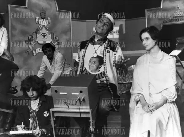 Silvia Annichiarico, Renzo Arbore e Isabella Rossellini, film Il Pap'occhio, 1980