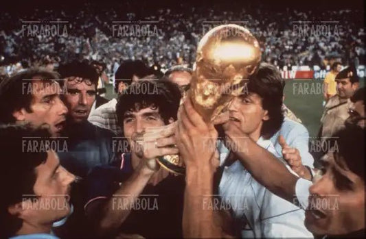 Graziani, Zoff, Rossi e Conti con la Coppa del Mondo, finale Italia-Germania, Madrid, 1982