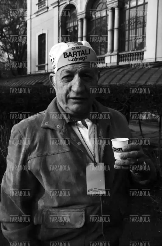 Gino Bartali alla partenza della Milano-Sanremo, Milano, 1983