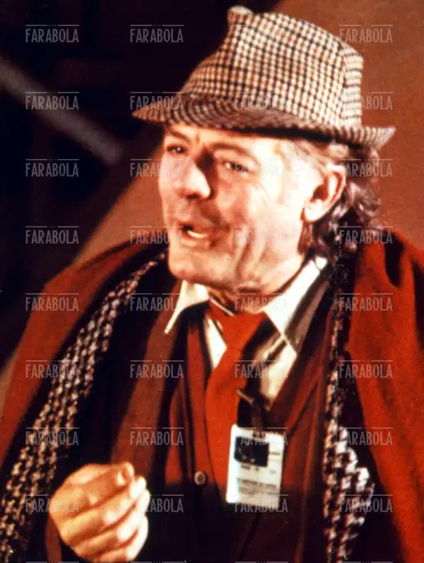 Marcello Mastroianni in una scena del film Ginger e Fred, 1985