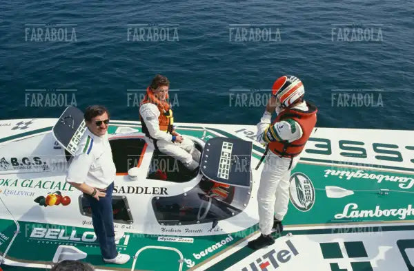 Ayrton Senna e Norberto Ferretti su una barca da off shore, anni 90