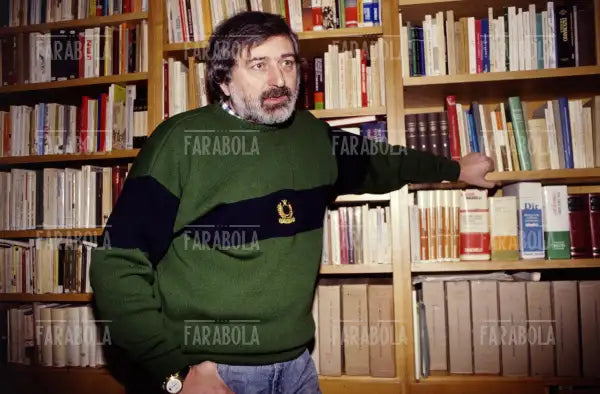 Francesco Guccini nella sua casa, 1993