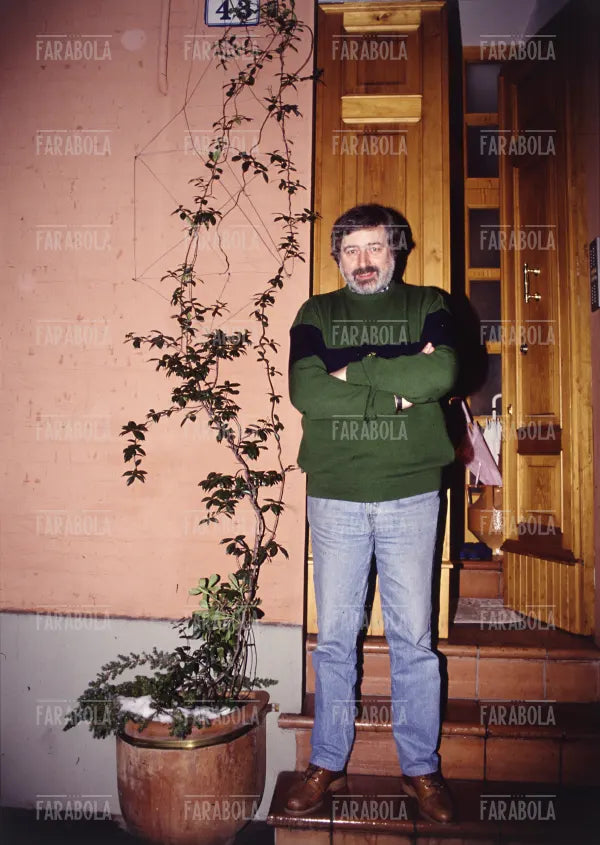Francesco Guccini nella sua casa, 1993