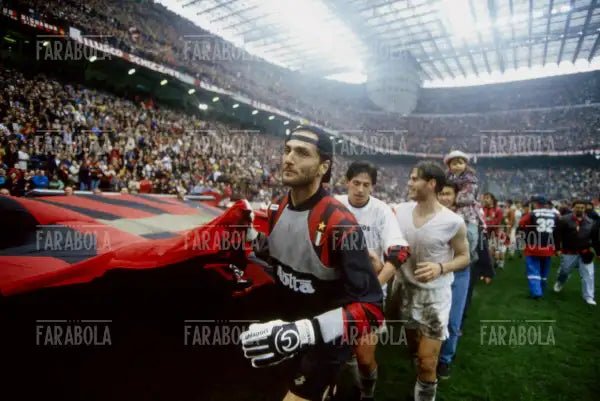 Sebastiano Rossi, Demetrio Albertini e Zvonimir Boban, festa scudetto del Milan, Milano, 1994