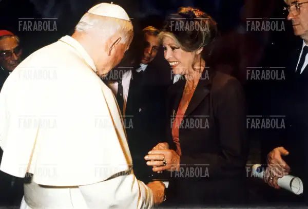 Brigitte Bardot in udienza da Giovanni Paolo II, Vaticano, 1995