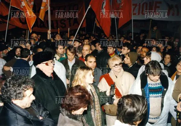 Dario Fo e Franca Rame, Manifestazione per gli immigrati, Milano, 1999