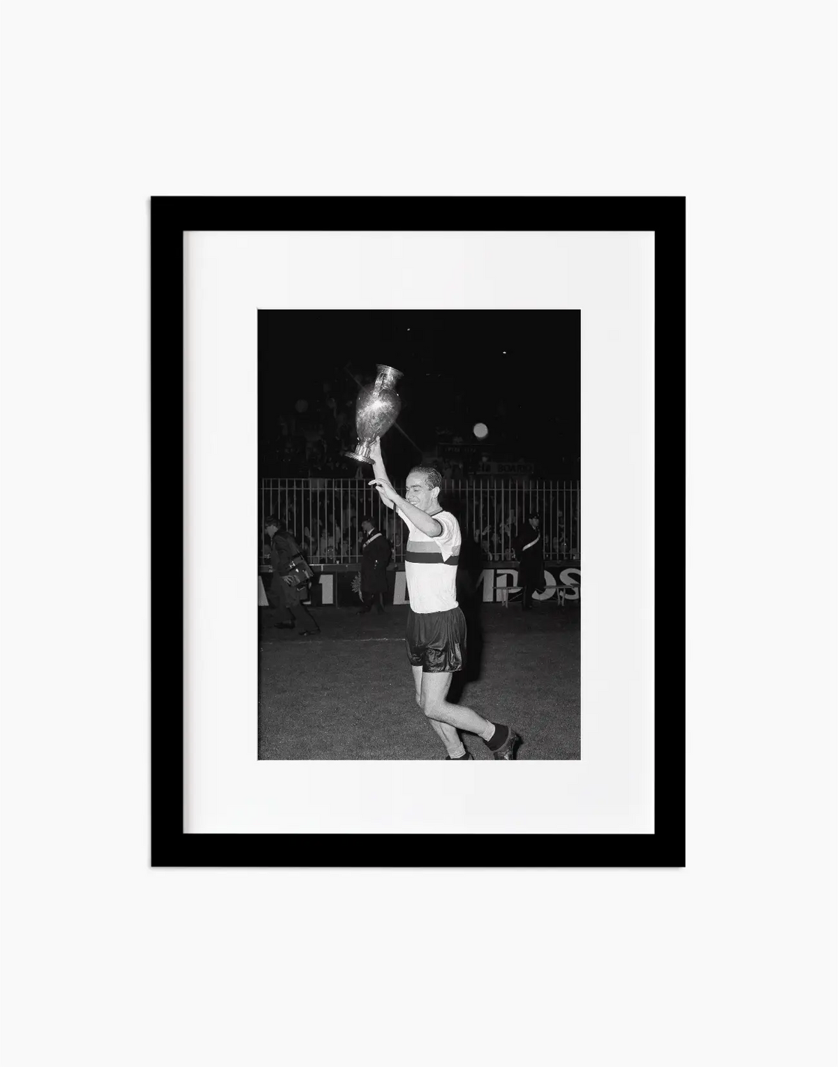 Suarez alza la Coppa Campioni, Inter 1965