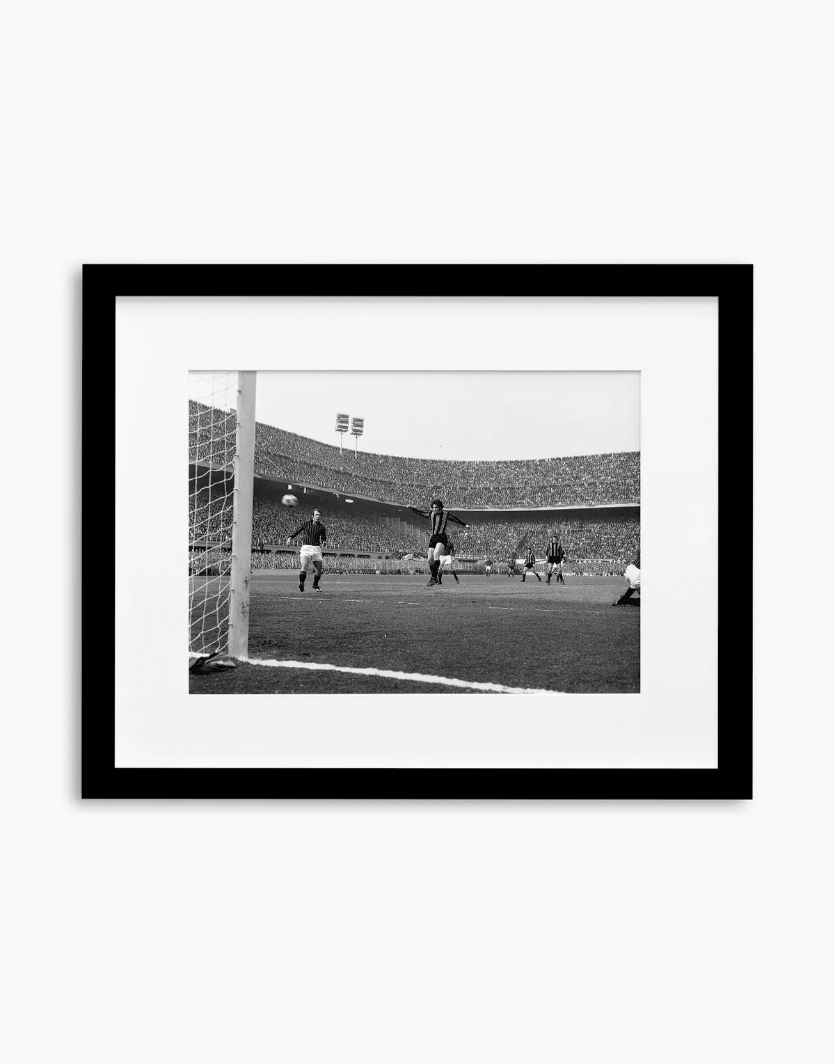 Tiro di Boninsegna, Inter-Milan 1971 — stampa fine art con cornice nera