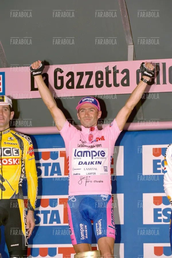 Gilberto Simoni vincitore del Giro d'Italia, Milano, 2001