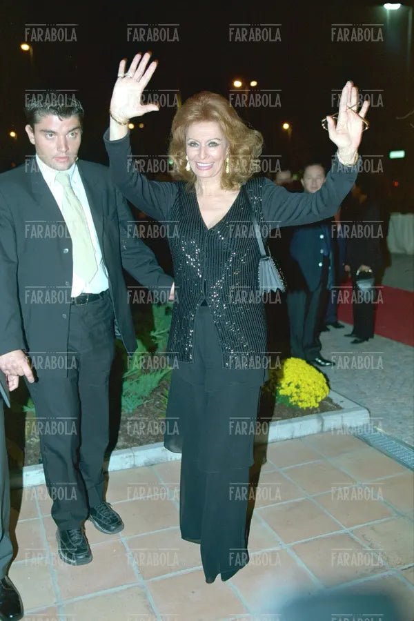 Sophia Loren, Opening of the Porcelanosa store, Milan, 2001