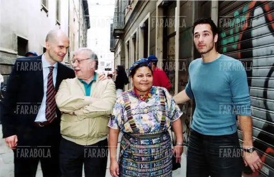 Mario Furlan, Gianni Minà, Rigoberta Menchú e Raoul Bova, Milano, 2002