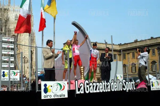 Gilberto Simoni, Stefano Garzelli e Yaroslav Popovych sul podio, cronometro all'Idroscalo, Giro d'Italia, Milano, 2003